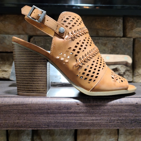 American Eagle Outfitters Shoes - Women's American Eagle Leather Shoes